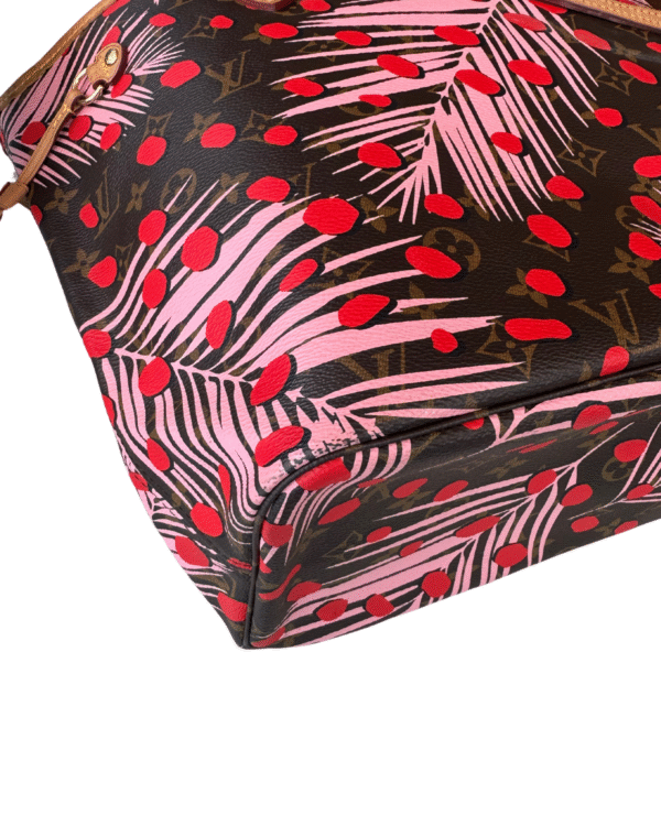 LOUIS VUITTON | Neverfull MM in Jungle Dots Monogram - Image 9