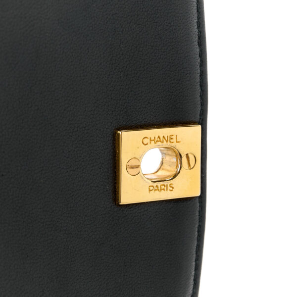 CHANEL | Lambskin Quilted Medium Single Flap Black - Image 5