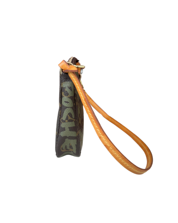 LOUIS VUITTON | Monogram graffiti pochette - Image 3