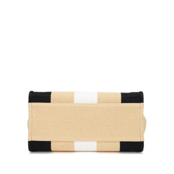 CHANEL | Deauville Tote Grande en Raffia a Rayas – Negro, Blanco y Beige - Image 6
